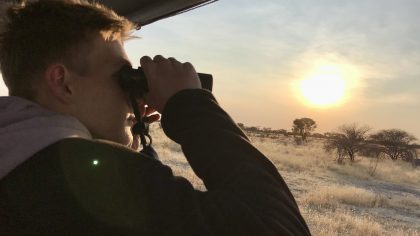 Etosha National Park, dé plek om wilde dieren te spotten in Namibië Game drive Boy