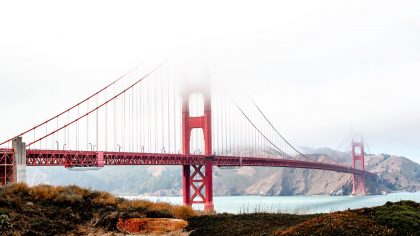 San Francisco Golden Gate Bridge in de mist