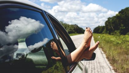 Praktische tips voor meer vrijheid en onafhankelijkheid - roadtrip auto voeten
