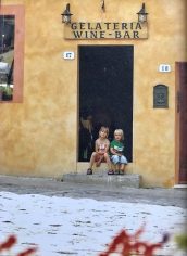 Monteriggioni Toscane Italië kids