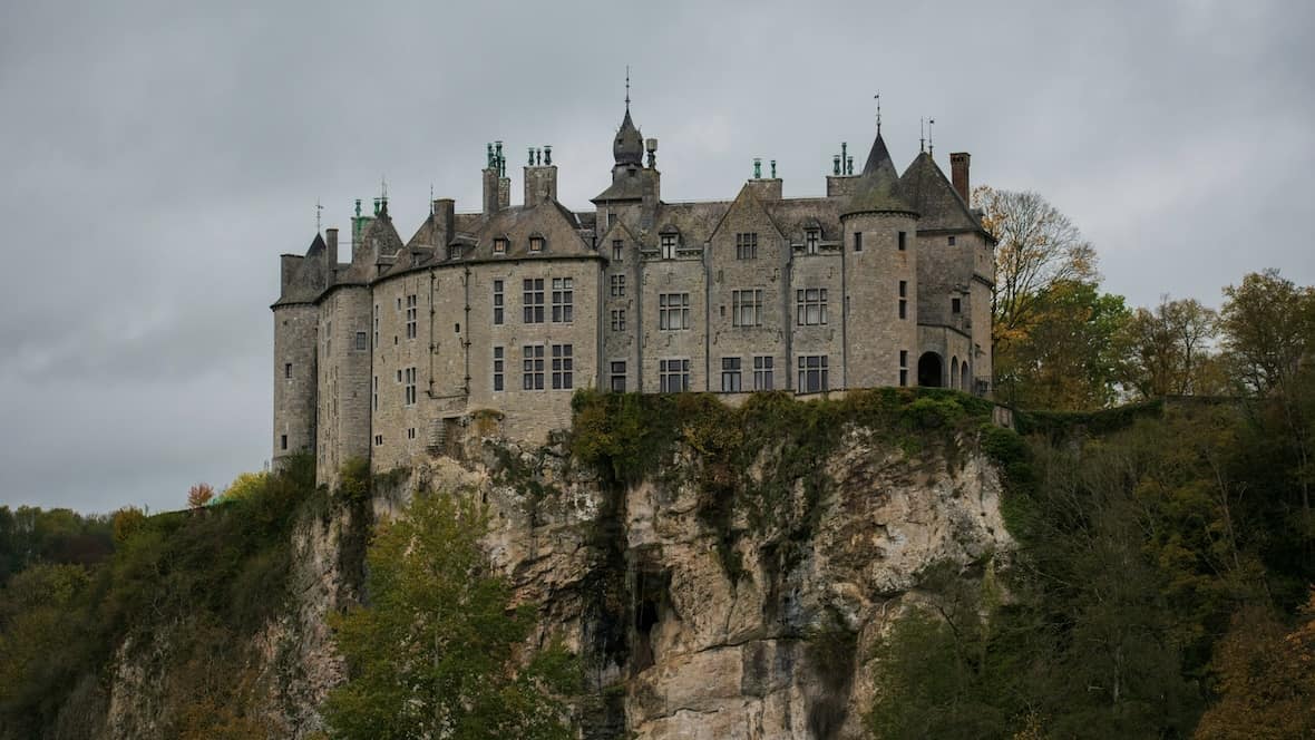 Mooiste kastelen in de Belgische Ardennen: 7 tips + hotels